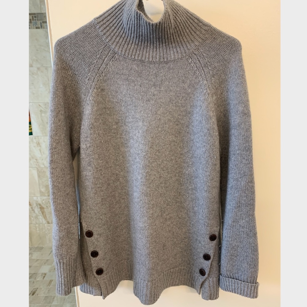 GARNET HILL Side-Button Cashmere Oversized Sweater